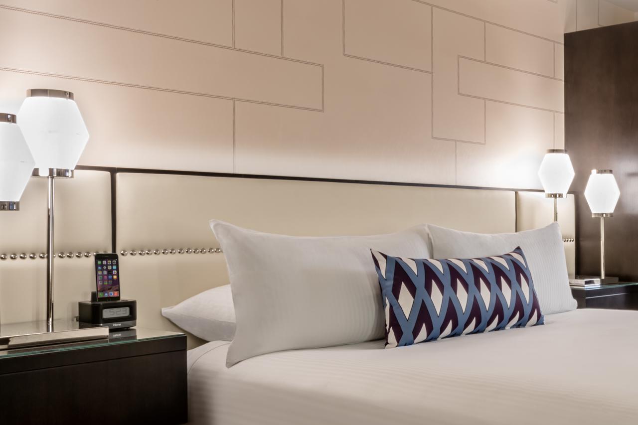 Mountain Tower Deluxe Room 1 Queen Bed Non-Smoking